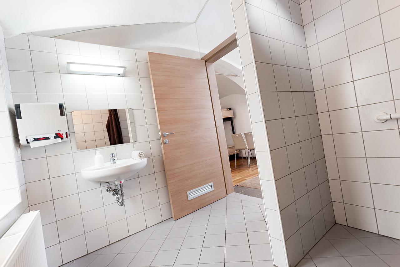 Hostel Situla Novo Mesto Exteriör bild